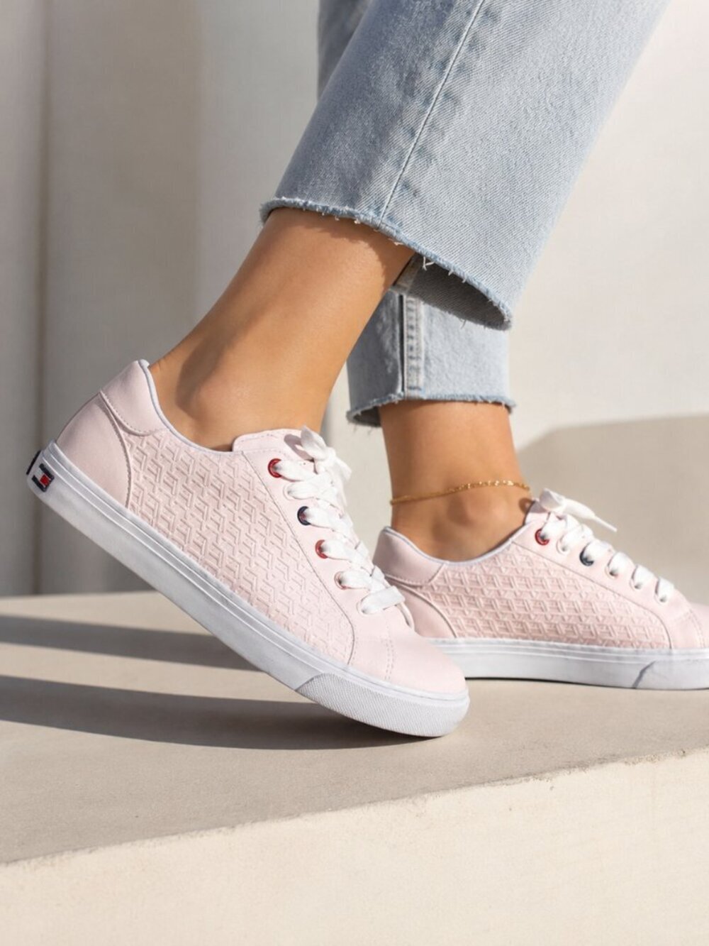 Tommy Hilfiger Vegan Leather Sneakers Trainers Shoes Light Pink Size 9